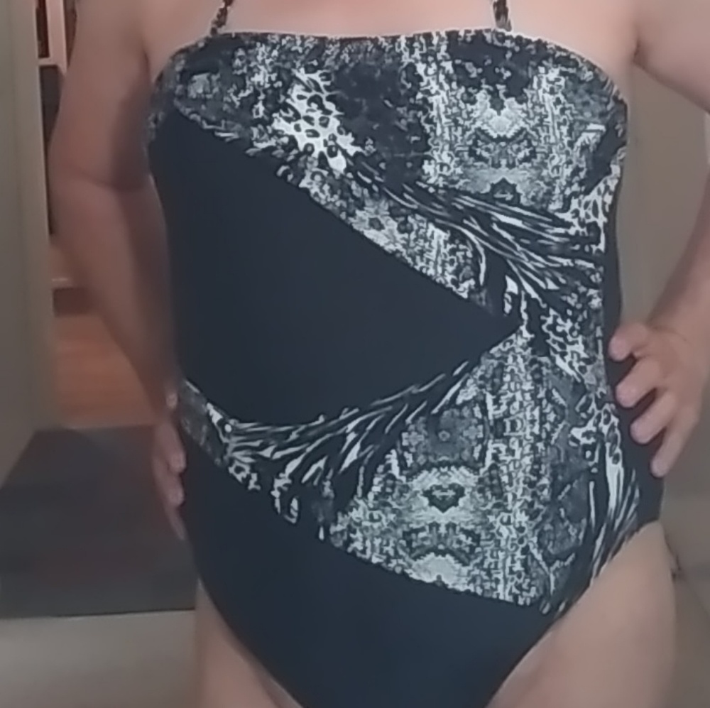 Swim suit